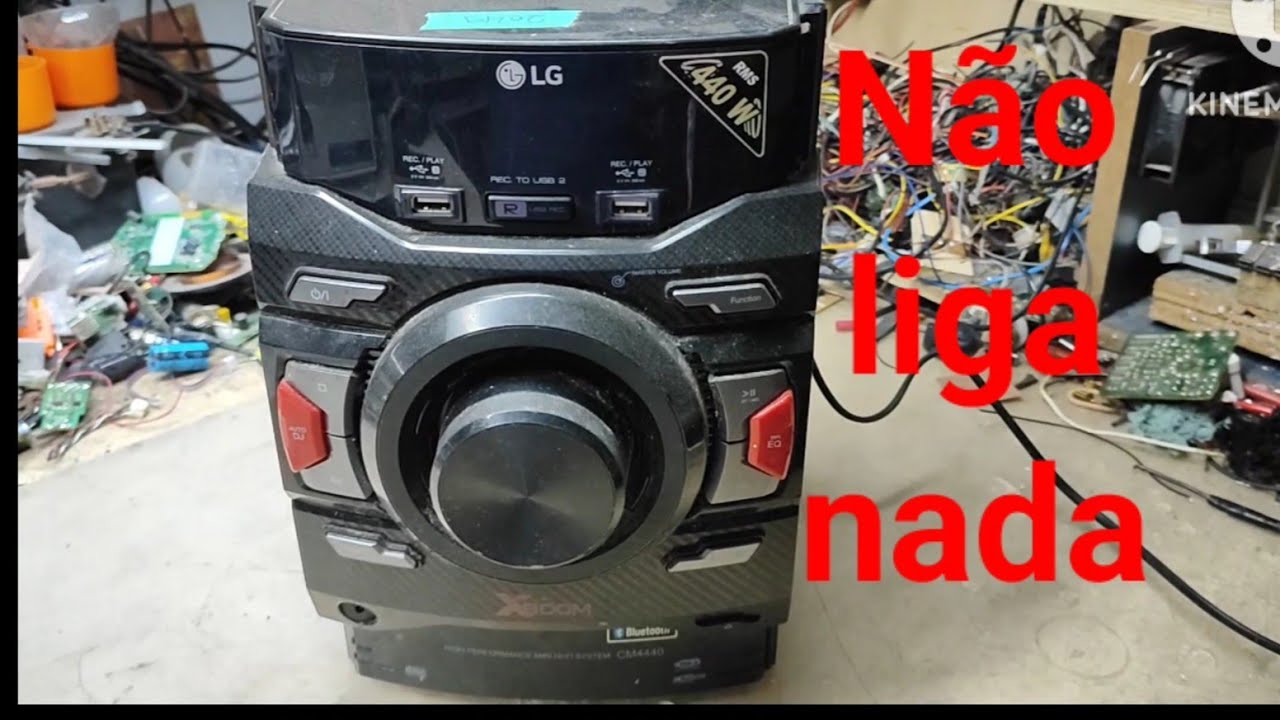 Som LG CM4440 não liga