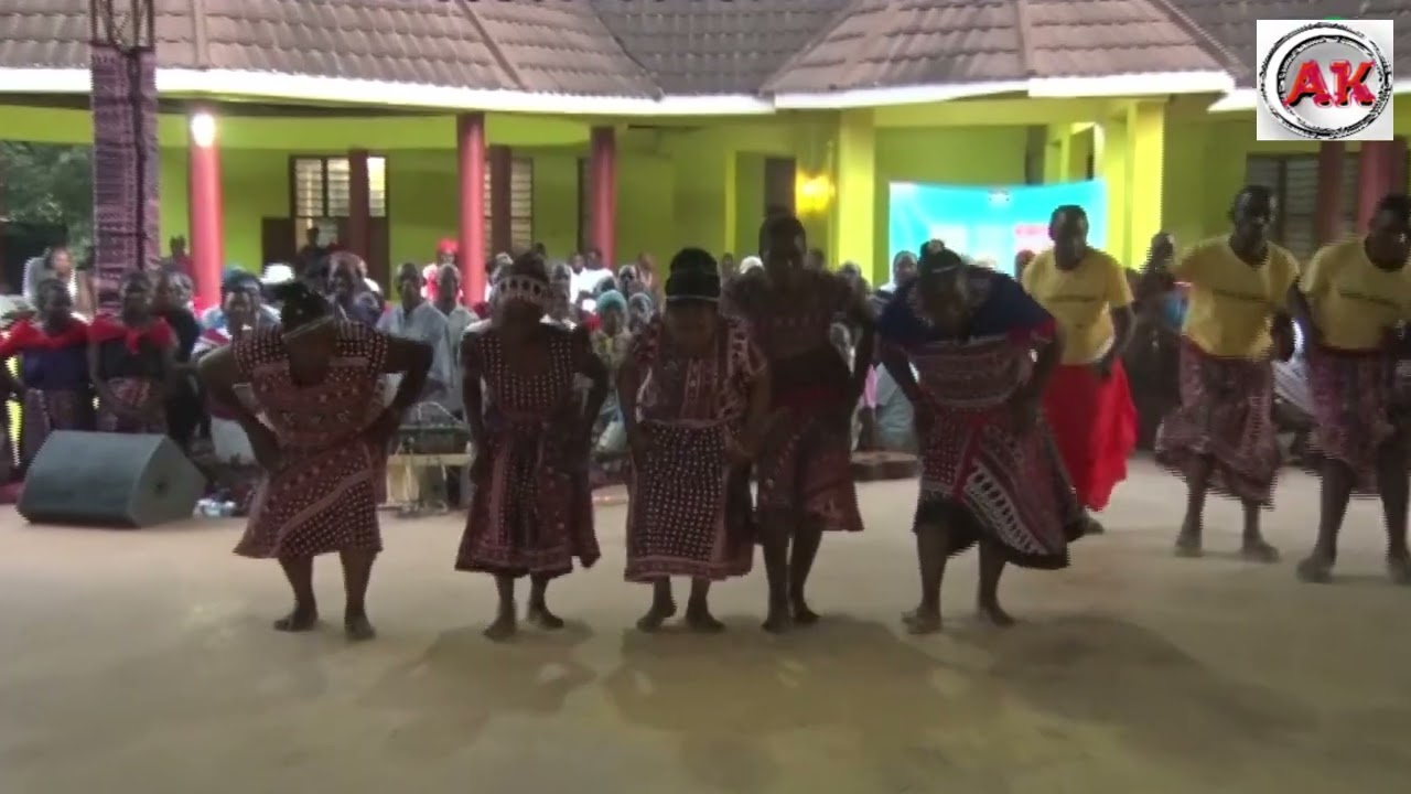 Wana KENYA MZINGA Wakionyesha Machachari Yao