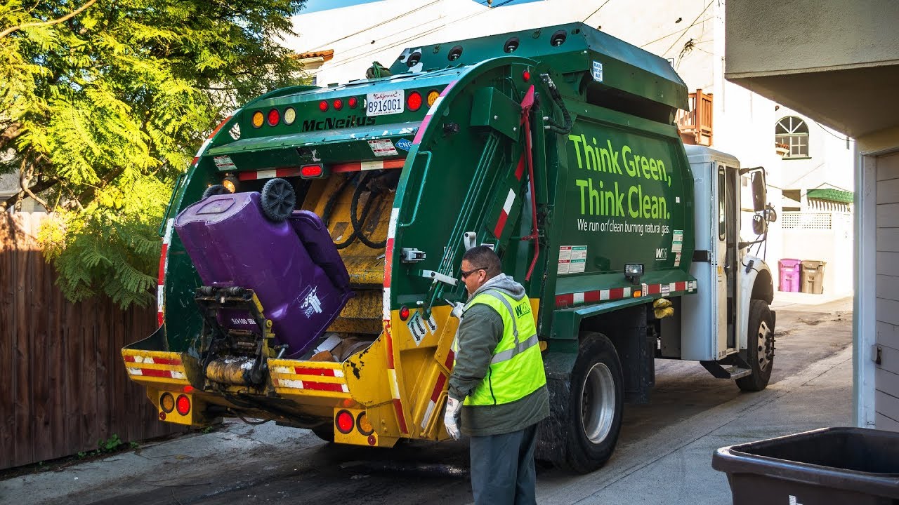 Freightliner M2 - McNeilus M5 Rear Load Garbage Truck