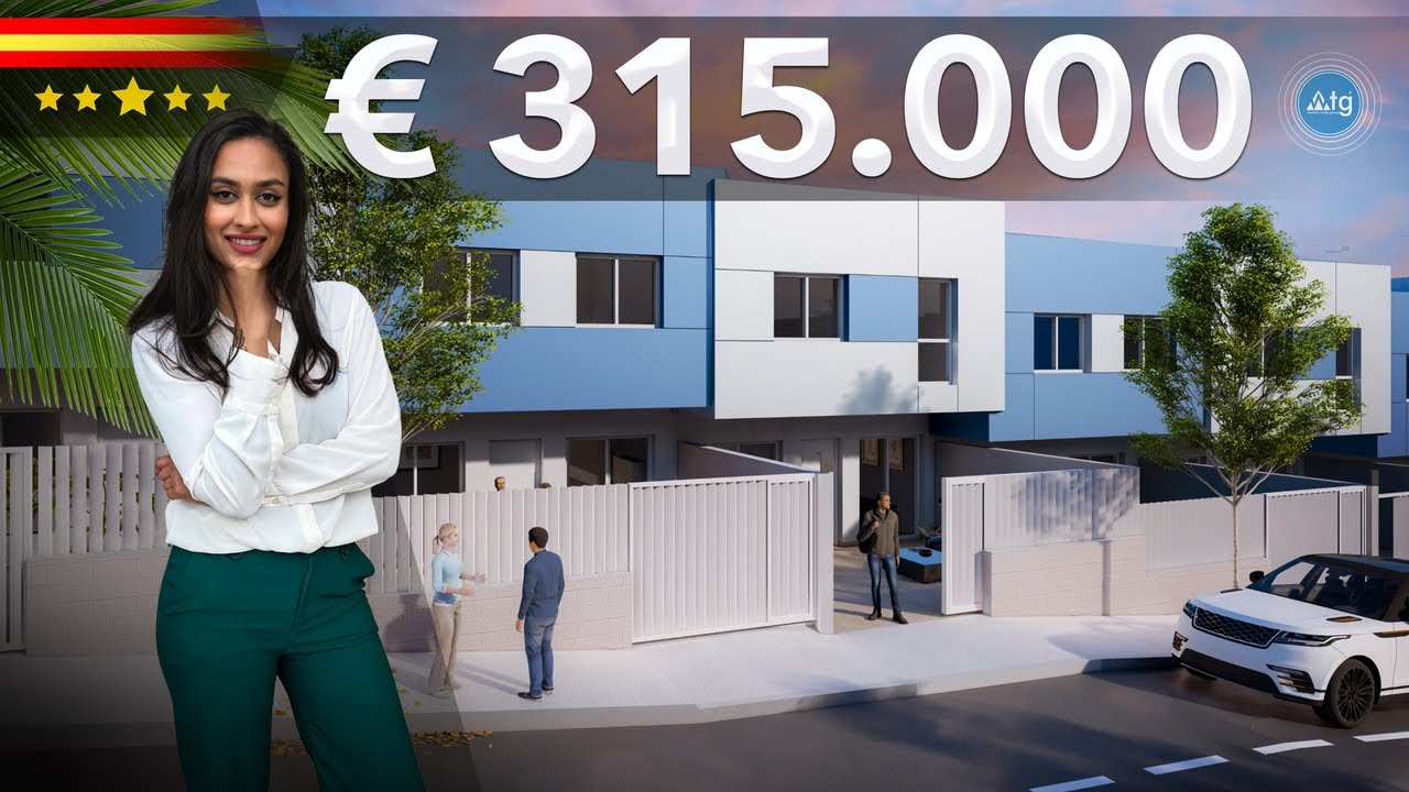 Spacious 4-Bedroom Townhouse for Sale in Aspe with Private Pool and Garden.