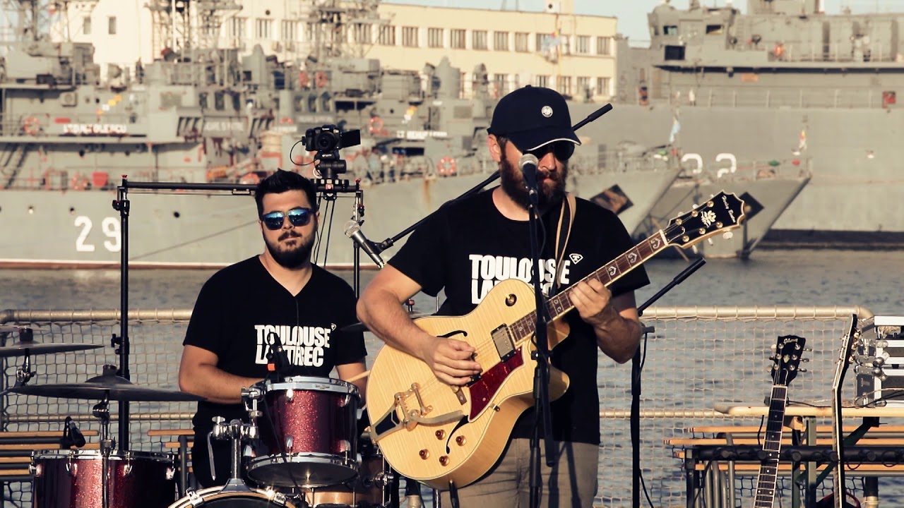 TOULOUSE LAUTREC - August in doi