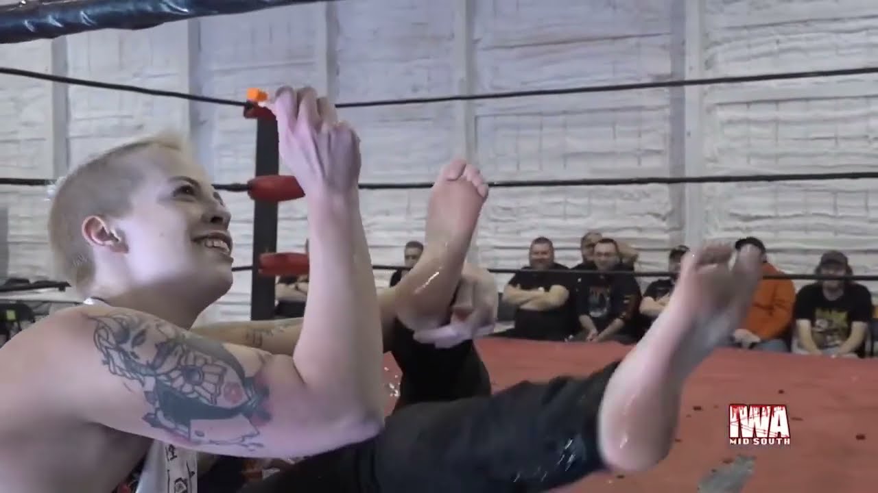 Kasey Kirk vs Sara Dox
