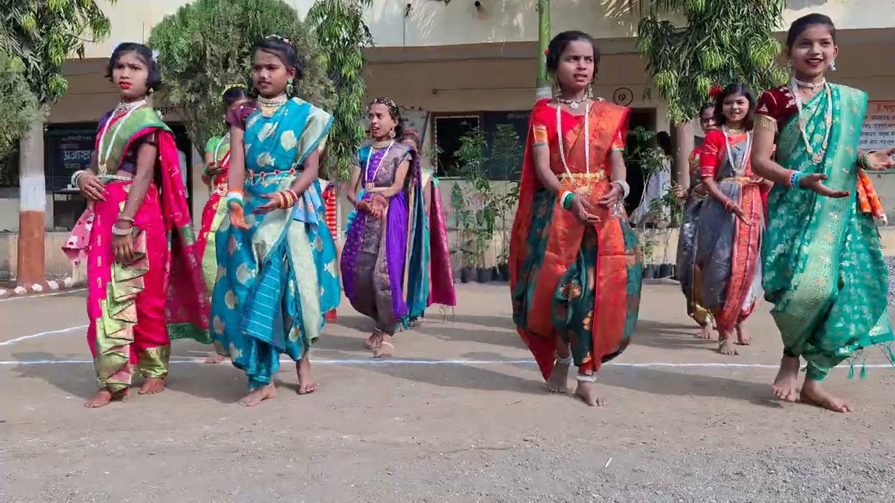 तुझा कृष्ण मुरारी माझी खोड काढतो