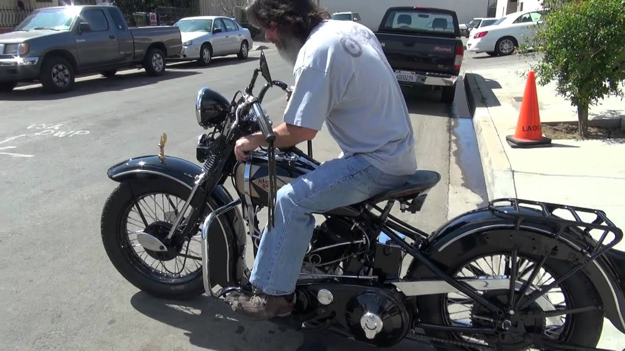 Hunting Harley's, 1935 VLD