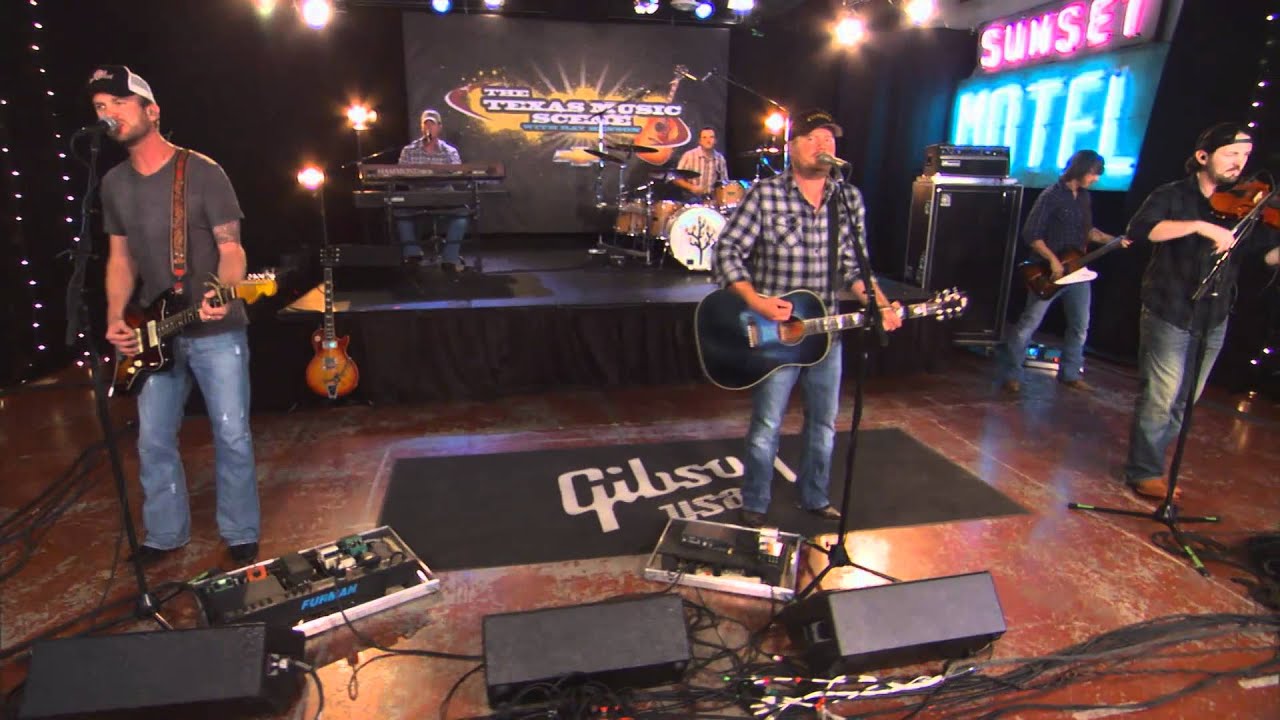 Randy Rogers Band performs 