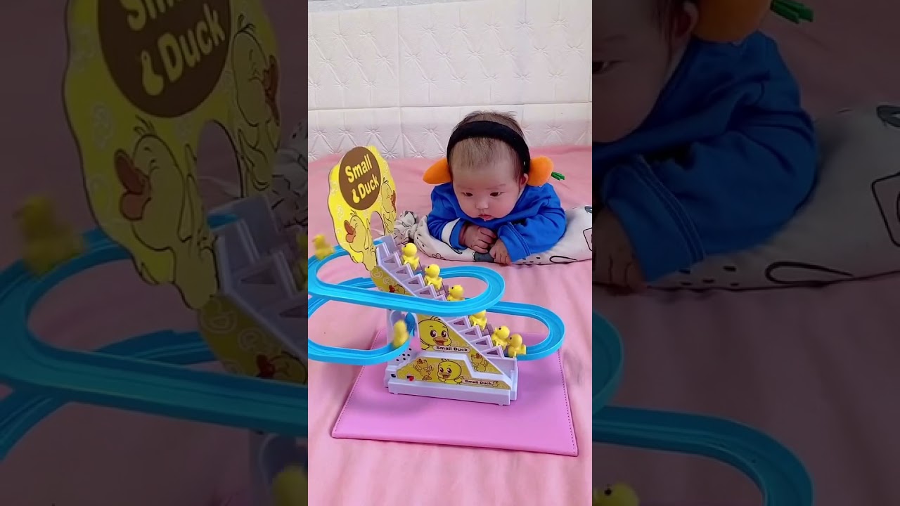 Small Duck Fun toys with Music - Maankidstoys