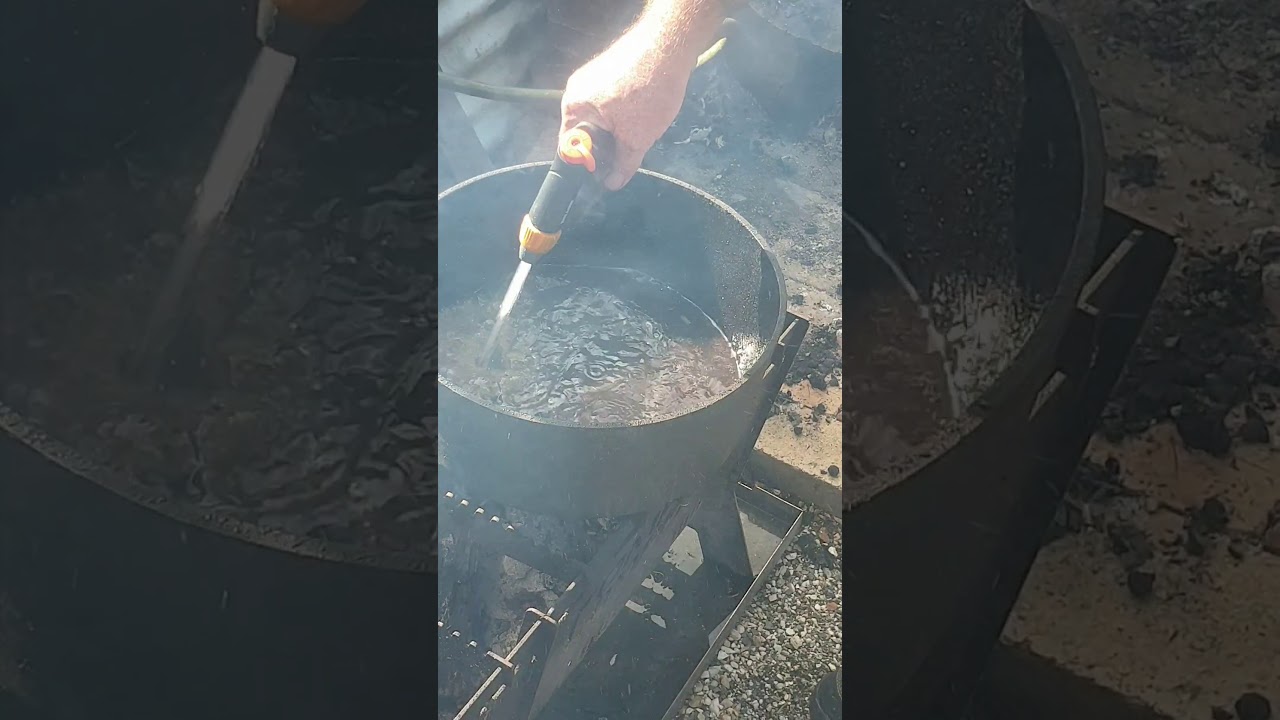 О нет! У меня еда пригорела к полу походной печи!