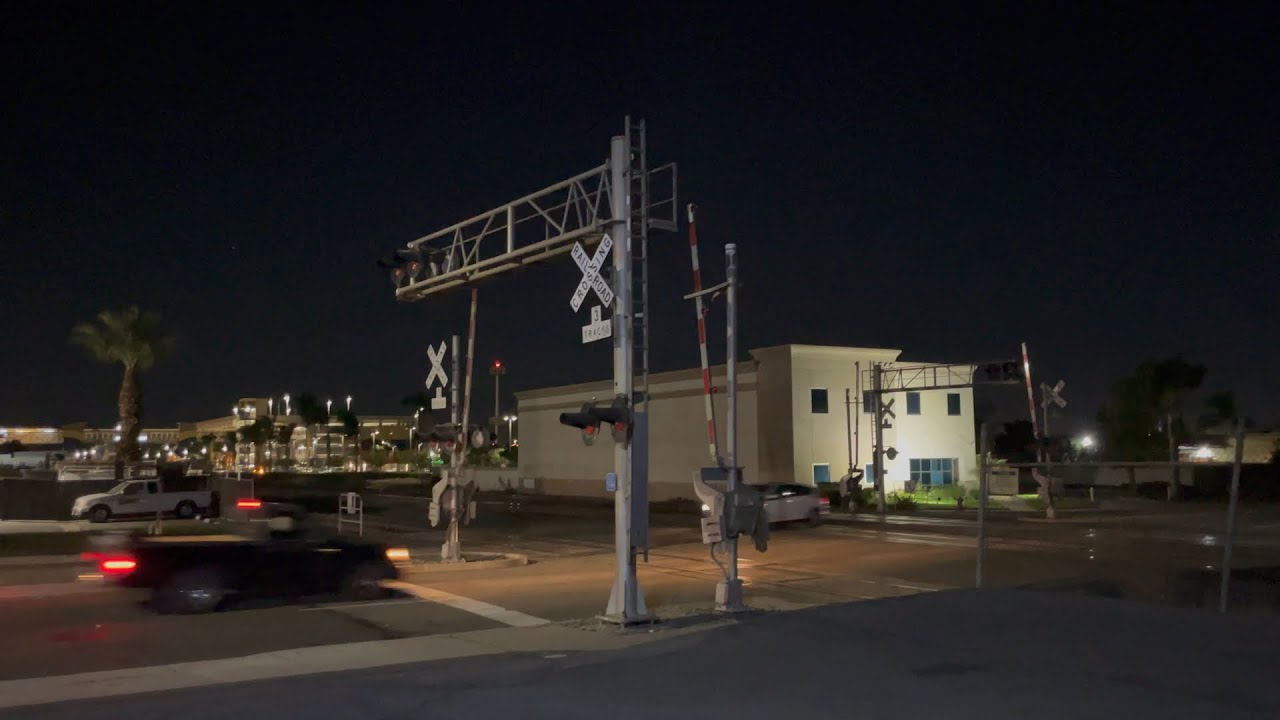 Horn Battle w/BNSF and Metrolink - Corona CA