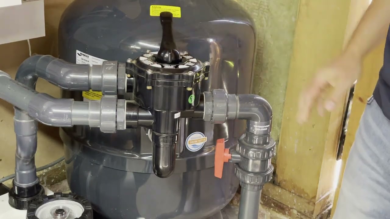 Het backwashen van de zandfilter met Davy Rahoens van Leisure Pools
