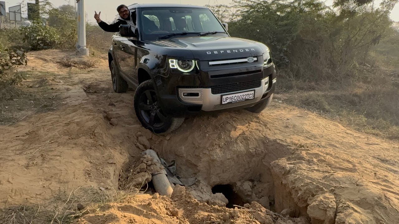 Defender ke sath off roading kardi 🔥