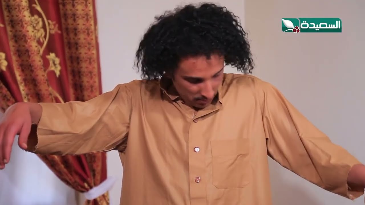 الأستاذ ناظم والهدية الكارثية… شاهد ردة فعل ياسين المدلوز ! 😂 – مسلسل حاوي لاوي