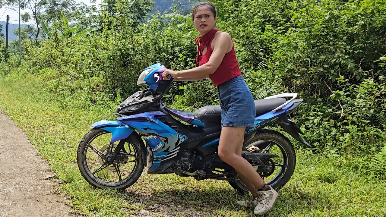 GIRL GENIUS - Motorcycle repair and restoration - yamaha Exciter 125CC helps a farmer