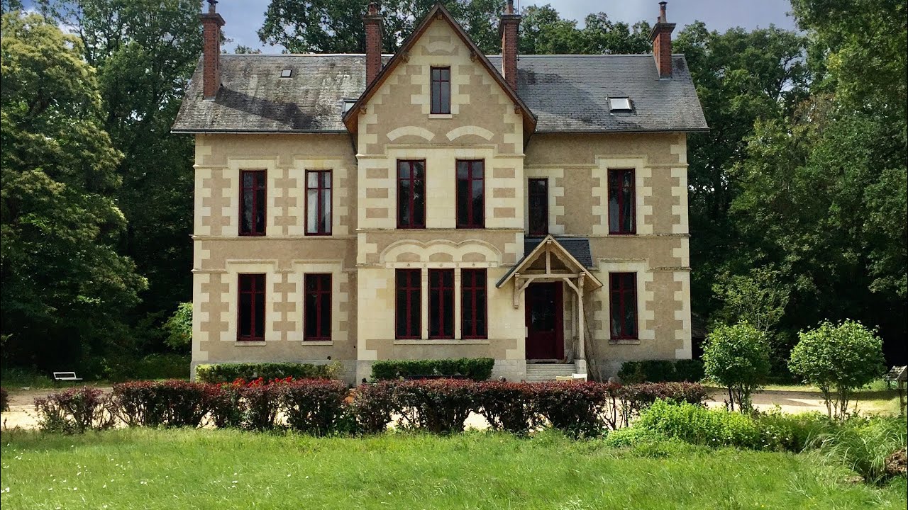 RELAIS DES ACACIAS   VALLIERES-LES-GRANDES FRANCE