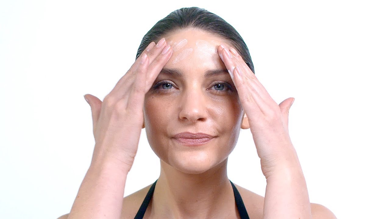 Comment appliquer la Cr&egrave;me solaire Cleanance SPF 30 - How to apply the Cleanance sunscreen SPF 30