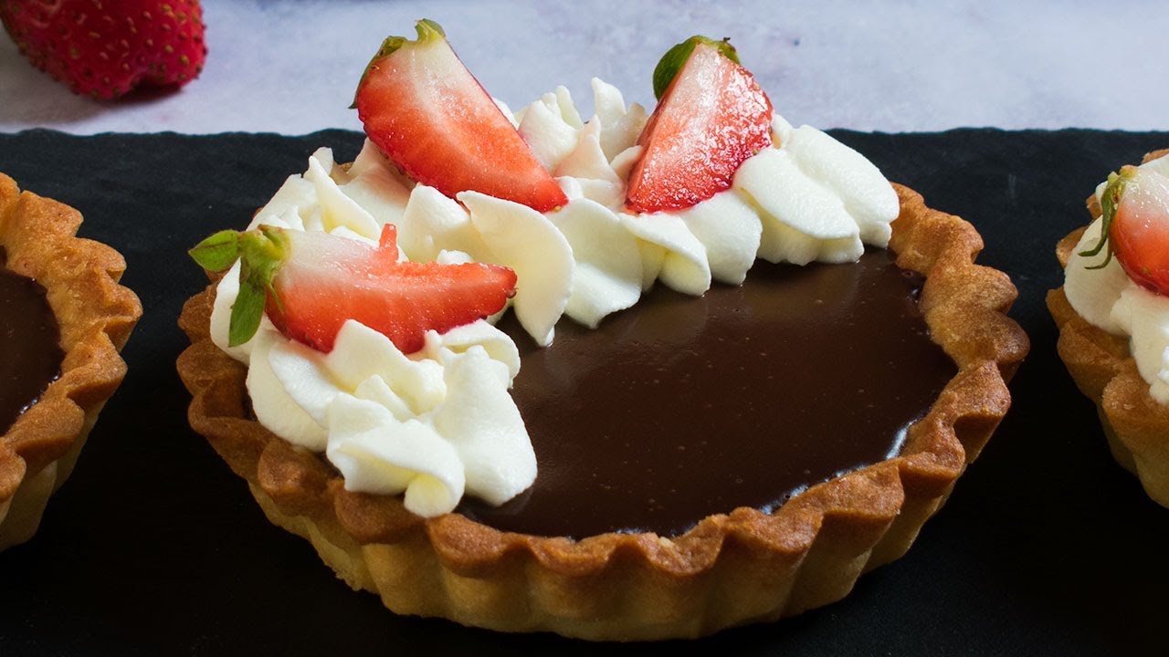 Tartaletas de chocolate y fresa