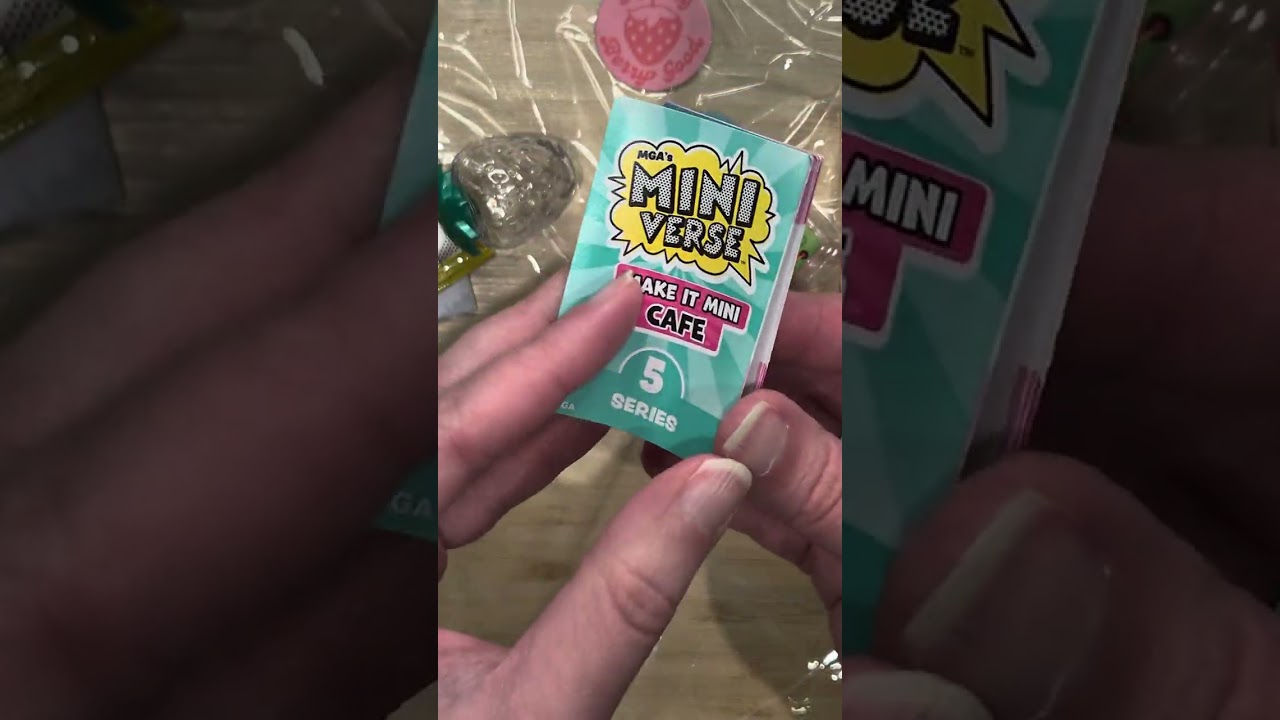 Miniverse Make It Mini Cafe: Strawberry Soda