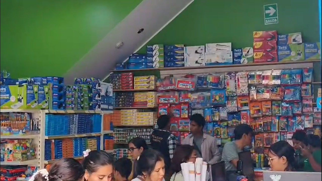 Fiscalía y salud inspeccionan negocios que venden útiles escolares para prevenir riesgos a la salud