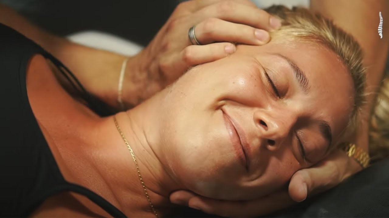 SESSÃO DE QUIROPRAXIA COM ÁUDIO 8D (ULTRA ASMR)