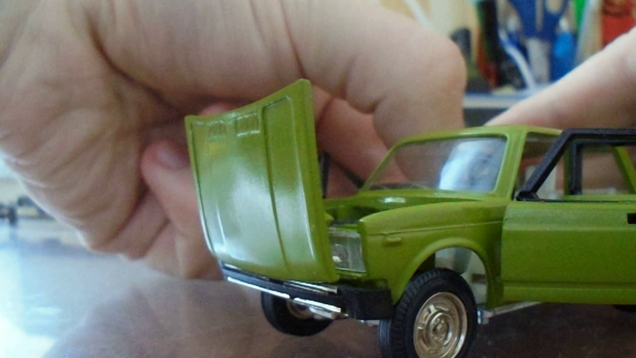ВАЗ 2105 ЖИГУЛИ СССР 1987 год 1/43 РЕДКИЙ САЛАТОВЫЙ ЦВЕТ!