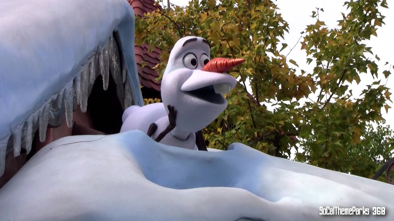 [HD] Olaf the Talking Snowman at Disneyland