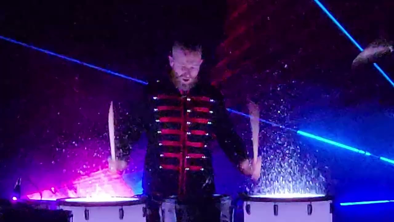 SPLASH! - Slagwerkshow met, projectie, water en vuur - boeken bij Artiestenbureau Groovesum