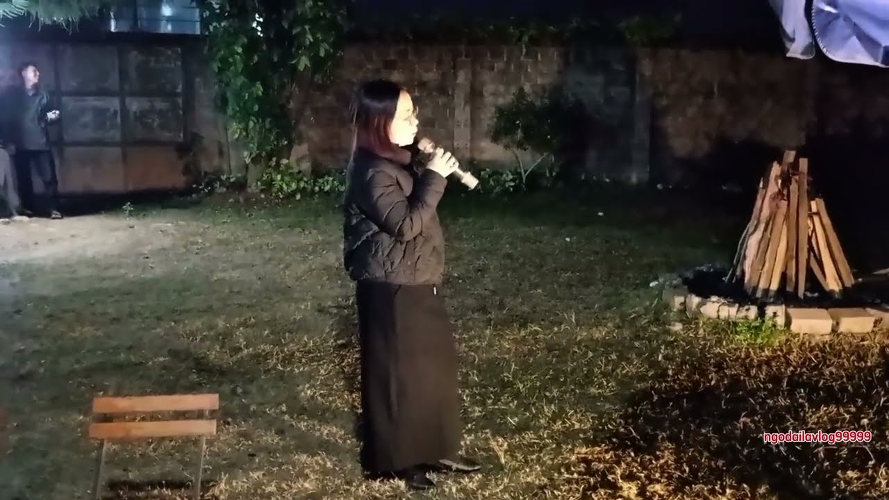 BẤT QUÁ NHÂN GIAN HÁT KARAOKE NGẪU HỨNG  