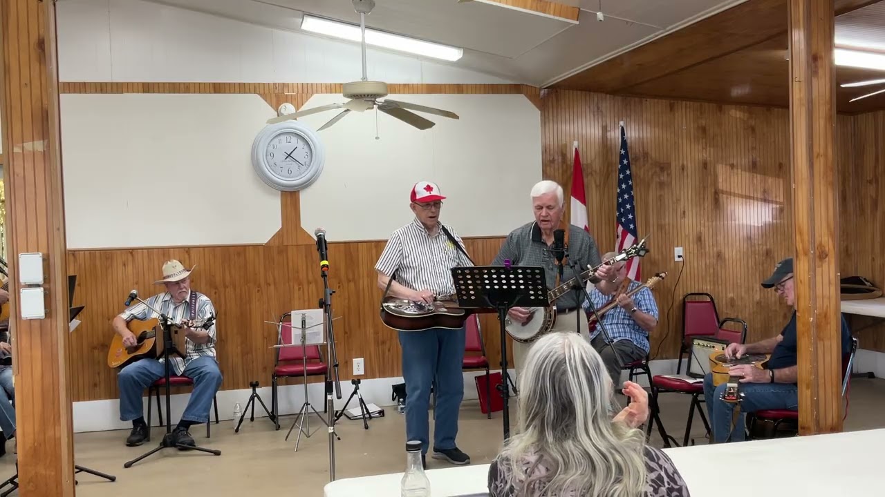 Pete singing at Hal and Friends, Till The Rivers All Run Dry