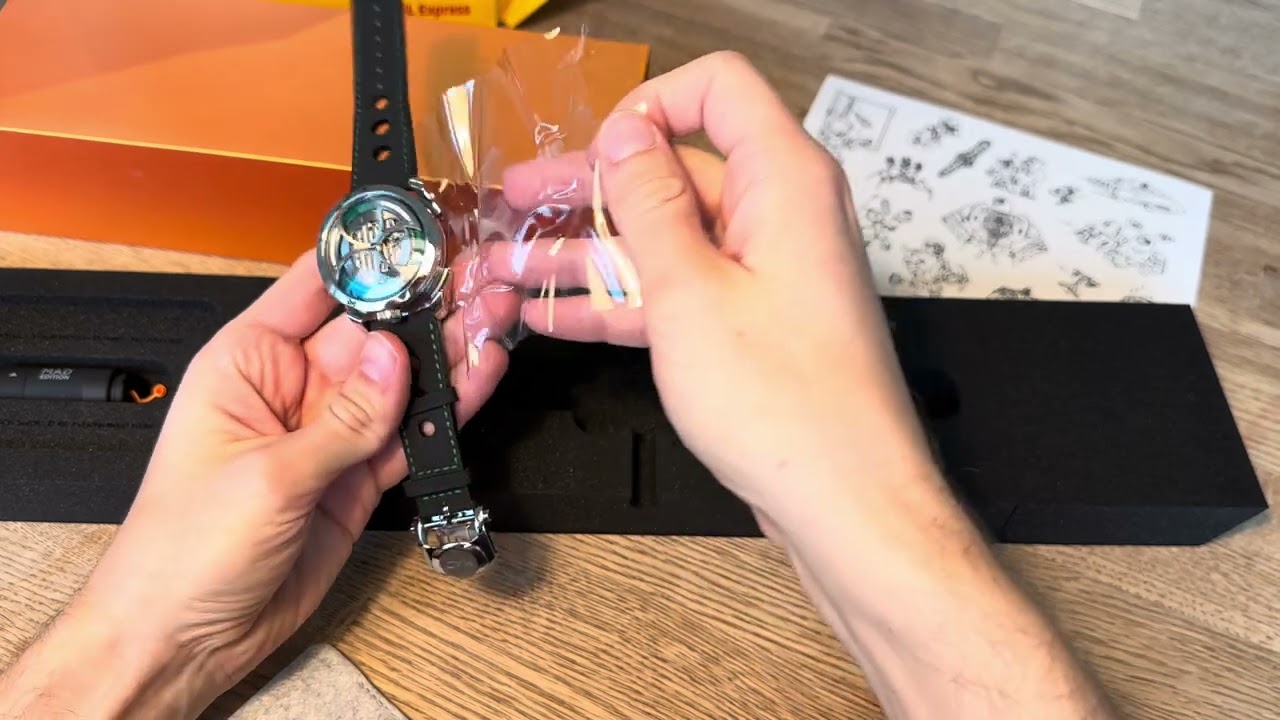 MB&F M.A.D. 1 Green unboxing