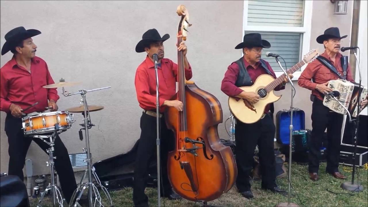 Simon Blanco - Chirrines Con Tololoche Sunland CA 818-290-4645