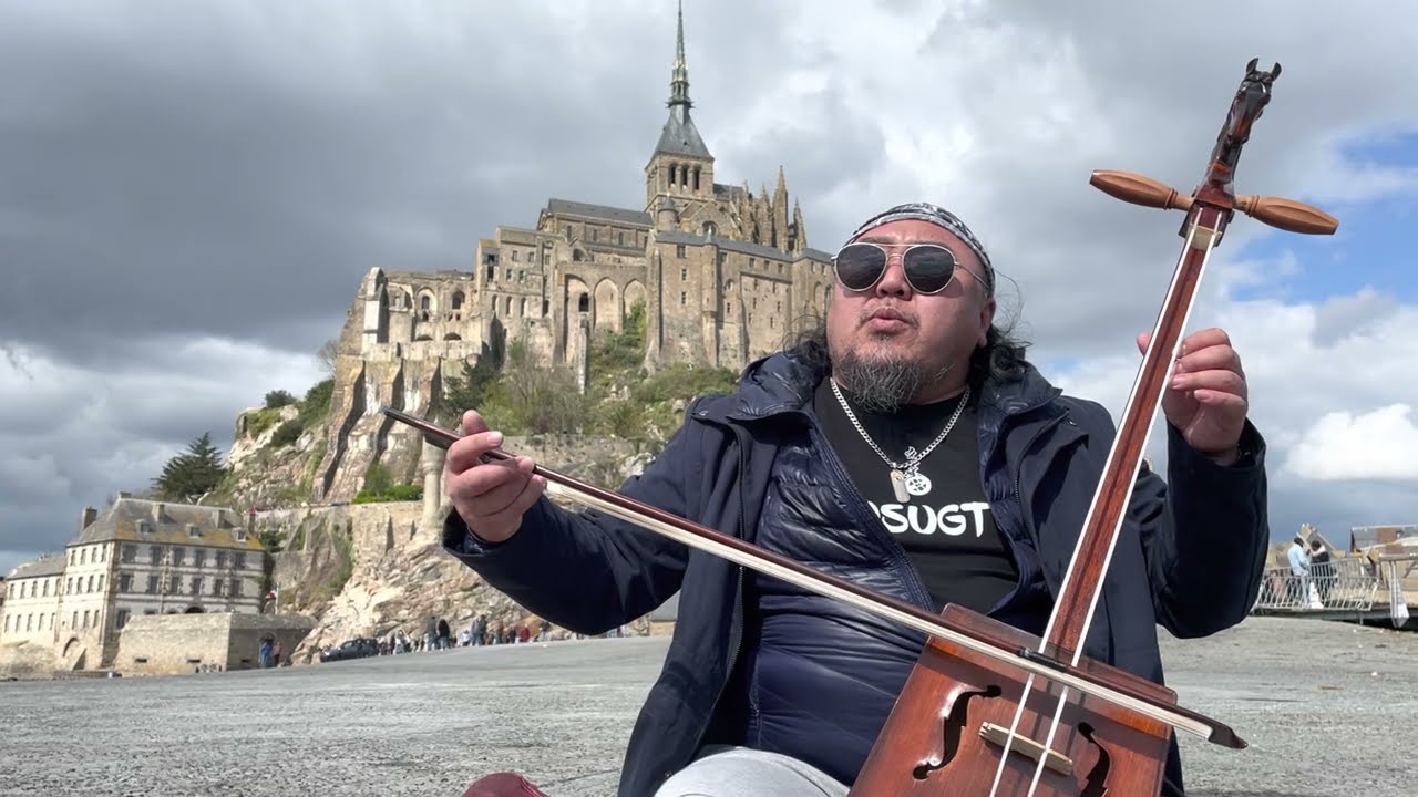 Темуджин, Ле Мон-Сен-Мишель, Франция.