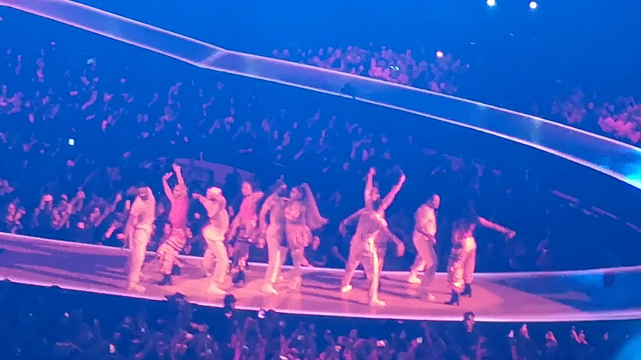 Ariana Grande (Paris - 28.08.2019)