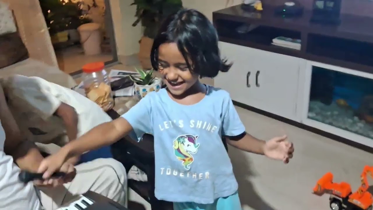 আমরা দুজনায় বাজাচ্ছি 