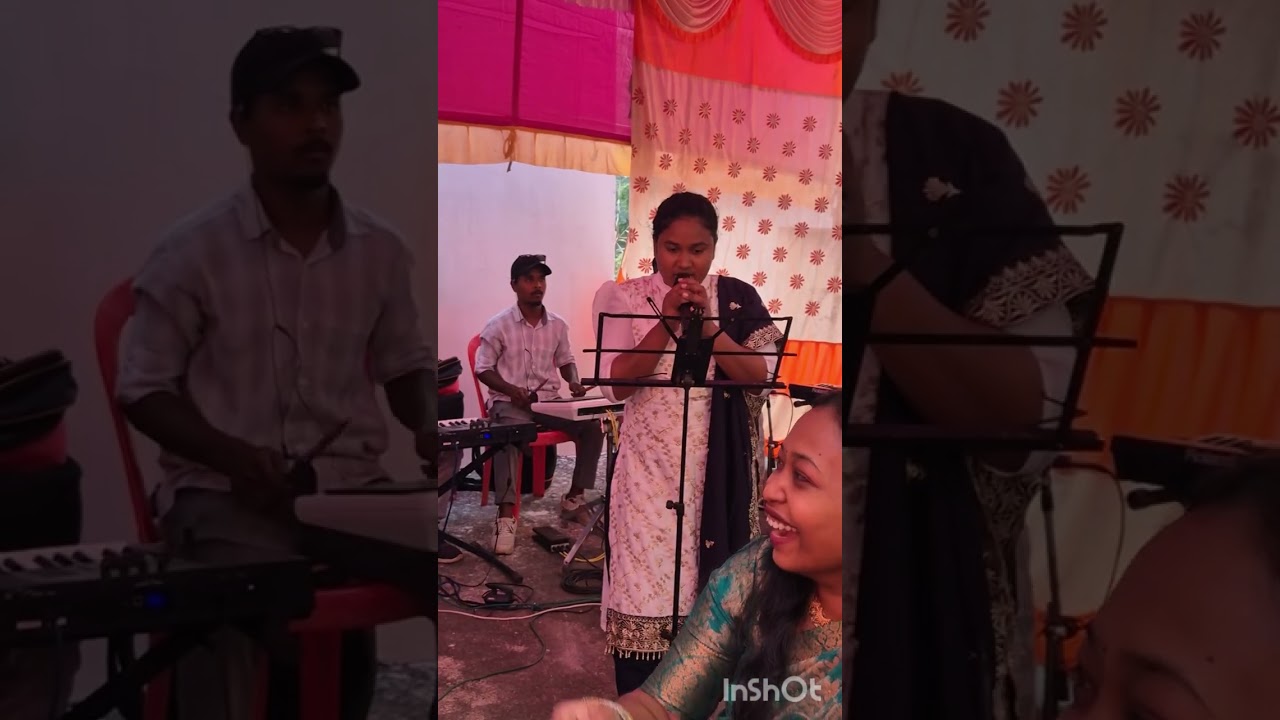 Nam likh lewa re yeshu ker nam,,Sadri christian live song..Singer-Sonia Lugun.