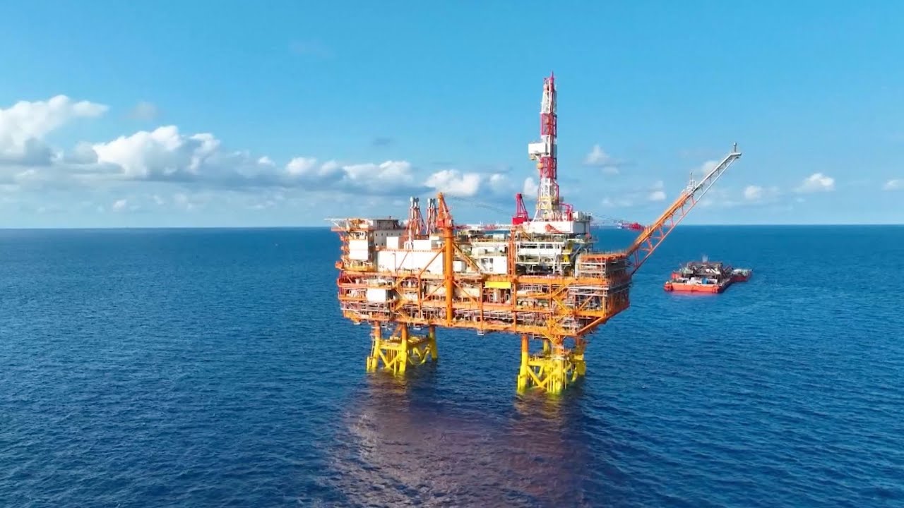 Asia's largest offshore platform completes floatover installation