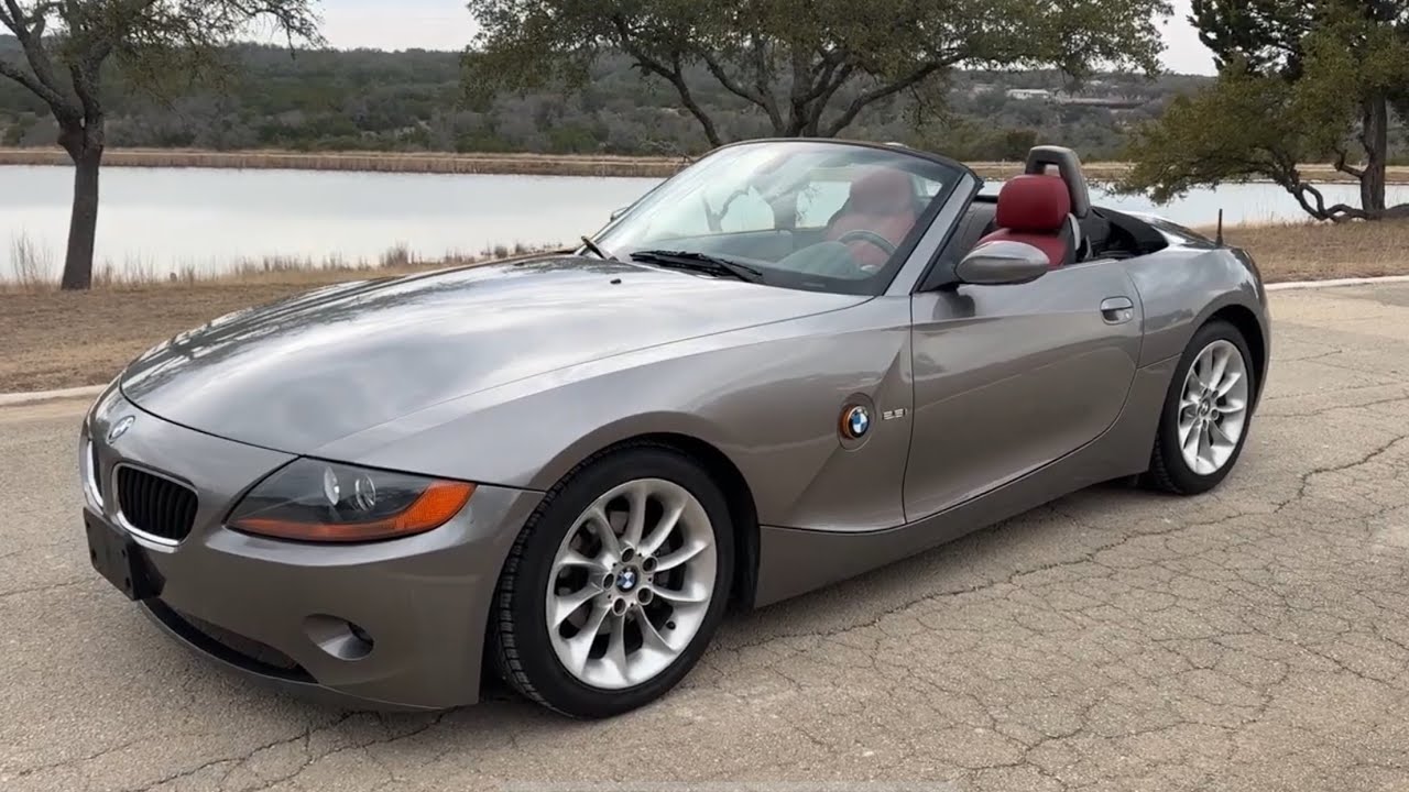 2003 BMW Z4 Roadster Walk Around and Top Function 