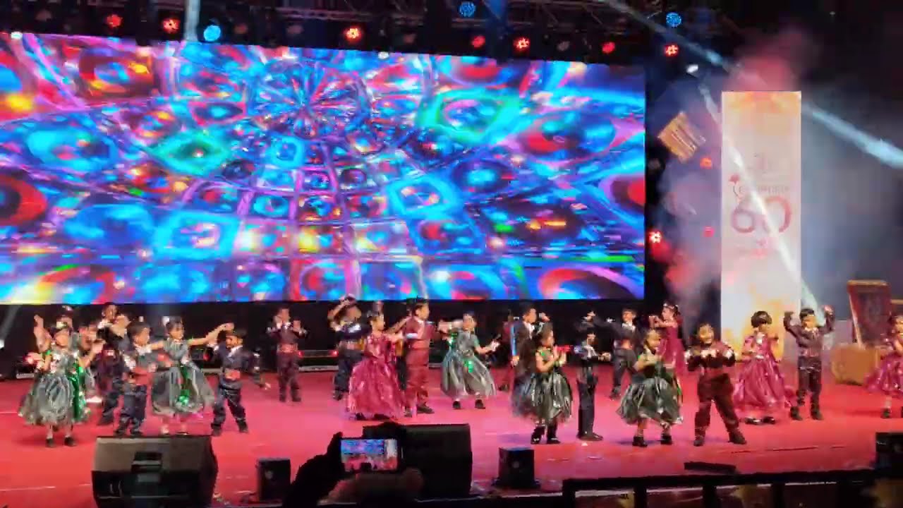 UKG childrens annual day dance super kids please like share subscribe my channel 