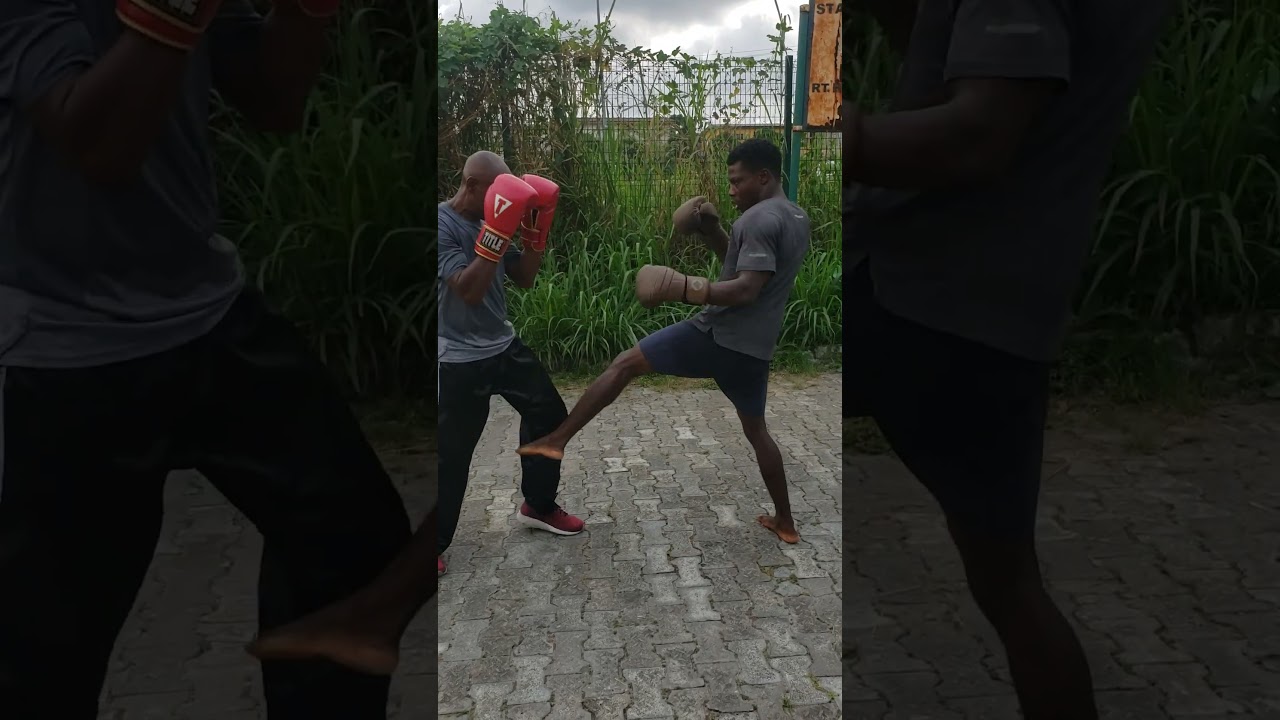 LEARNING KICKBOXING COMBO #boxing #kickboxing #mma #shorts