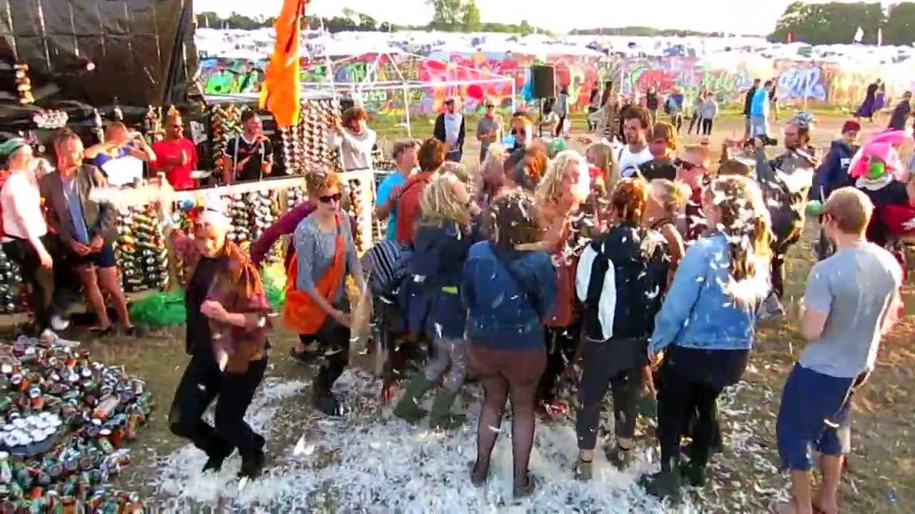 Deep Aerobics with Miguel Gutierrez, Maximum Service at Roskilde Music festival, july 2013