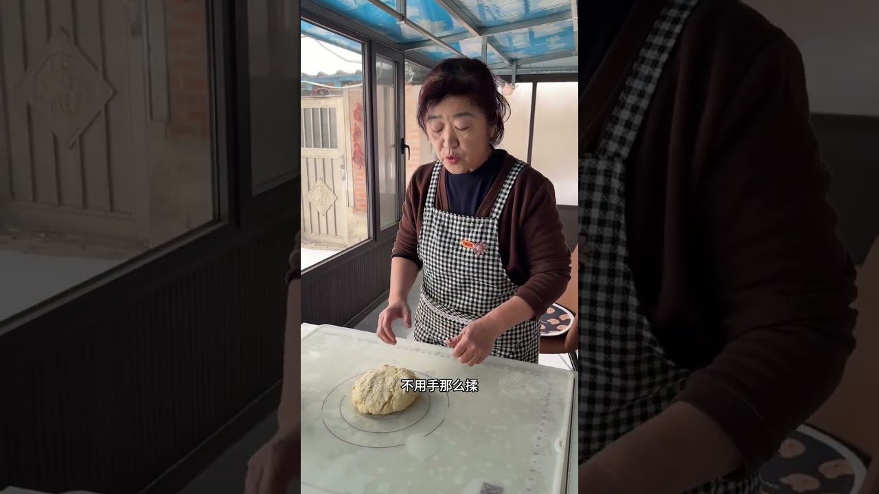 正月十五給大家分享空心小油條的制作方法，超級的簡單方便。#油條 #農村美食 #油條做法 #美食分享