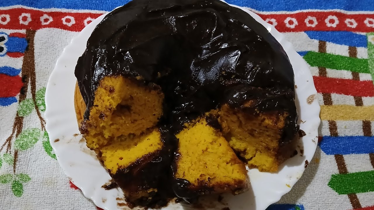 Como fazer o um bolo de cenoura com cobertura de chocolate 