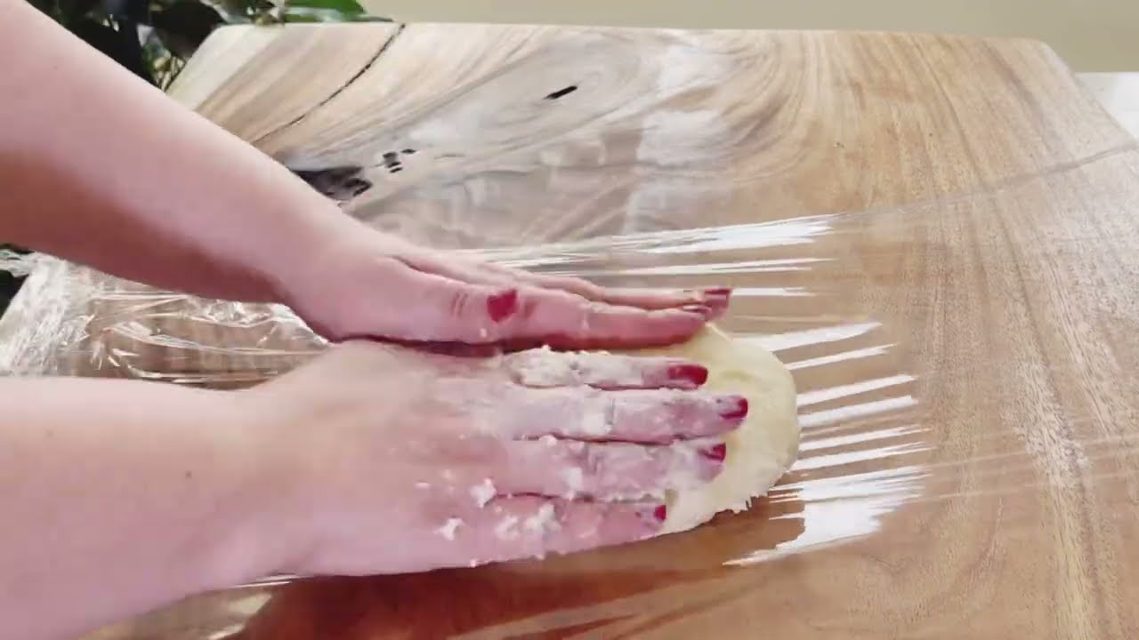 طريقة عمل عجينة الباف باستري