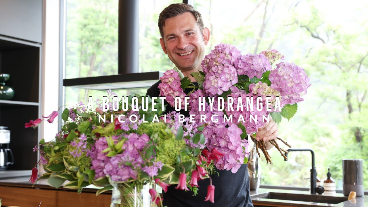 A Freshly-picked Hydrangea Bouquet Straight from the Hakone Gardens!