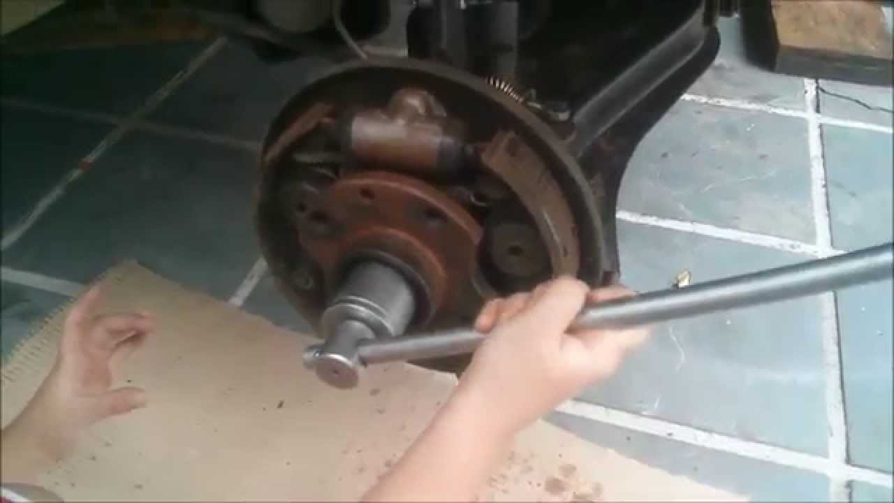 Fiat Uno - Troca do cubo traseiro