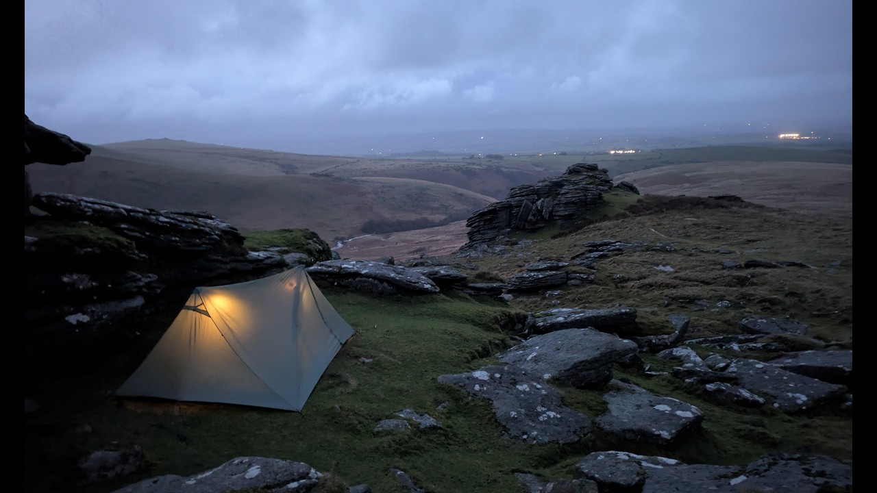 Кемпинг Windy Solo Wild Camp на горе Блэк-Тор, Дартмур.