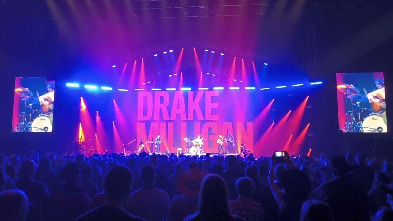 Drake Milligan - Blue Suede Shoes LIVE @c2cfestival Berlin Verti Music Hall 02.03.2024