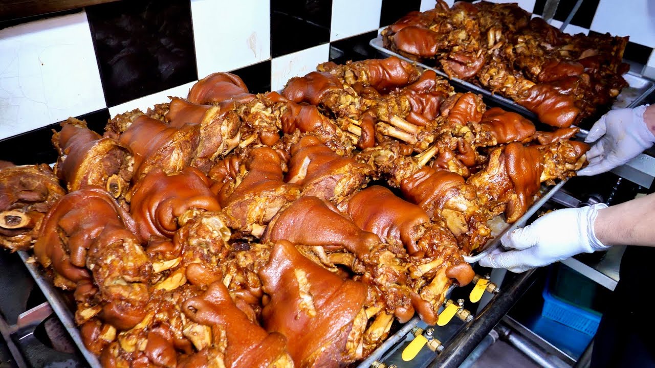 ”120족 매일 완판되는 족발 맛집?“ 10평 매장에서 매운족발로 대박난 족발집 pig’s Trotters cooks, Jokbal, Korean street food