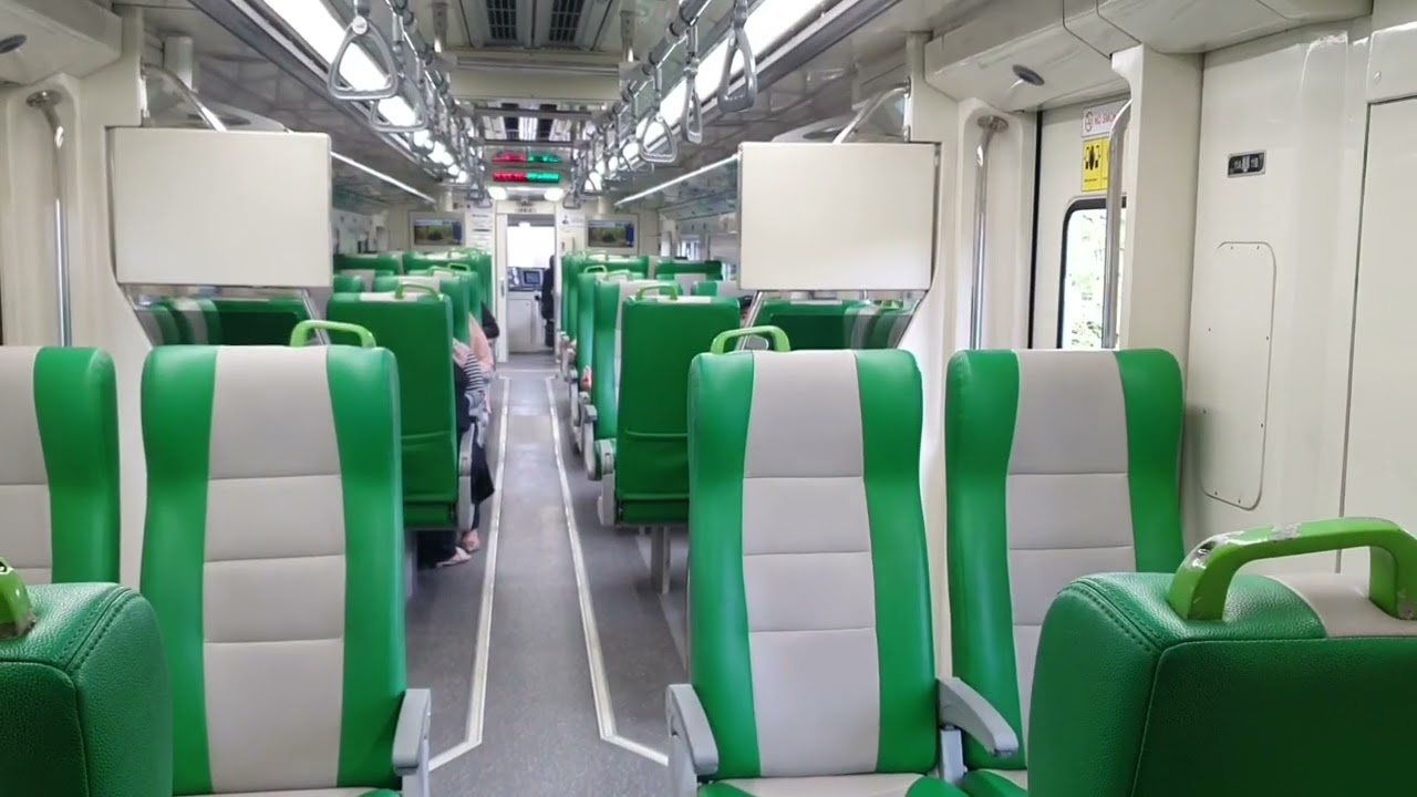 Naik kereta bandara KA Minangkabau Ekspres dari stasiun Padang ke Bandara Internasional Minangkabau