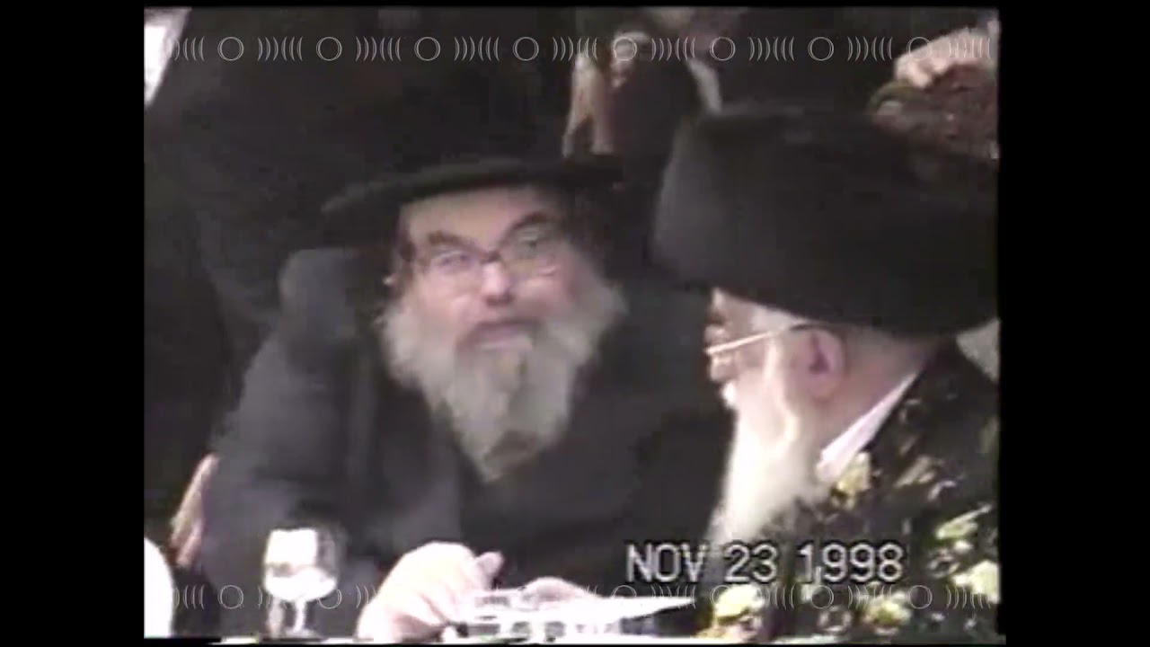 כ''ק מרן האדמו''ר מבעלזא שליט''א משתתף בבר מצוה של נין כ''ק ה'ישועות משה' כסליו תשנ''ט