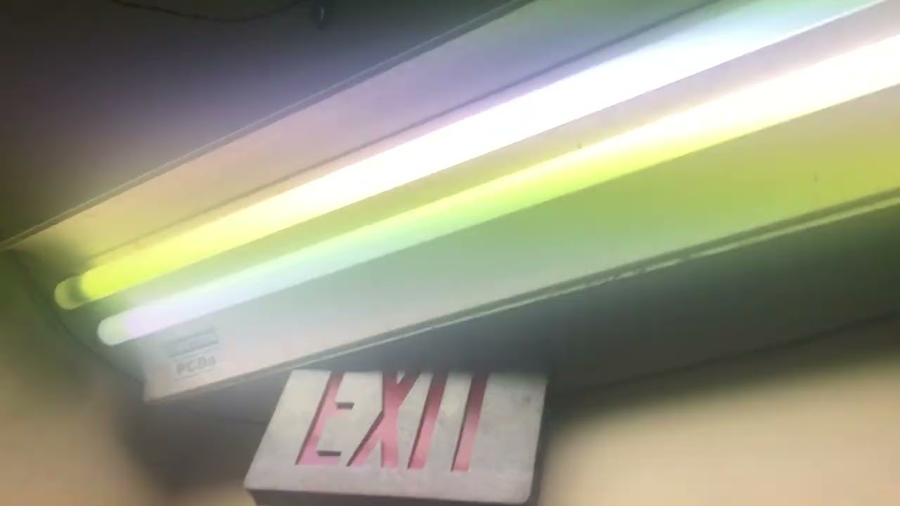 Strange behavior from a Fluorescent light