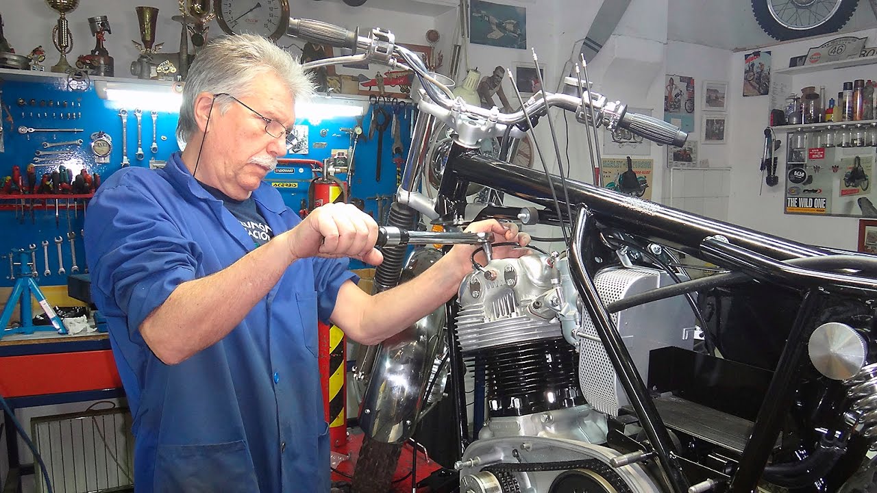 Norton Commando 750   First Part